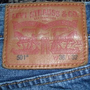 Authentic Men's Levi's 501s 36 x 32